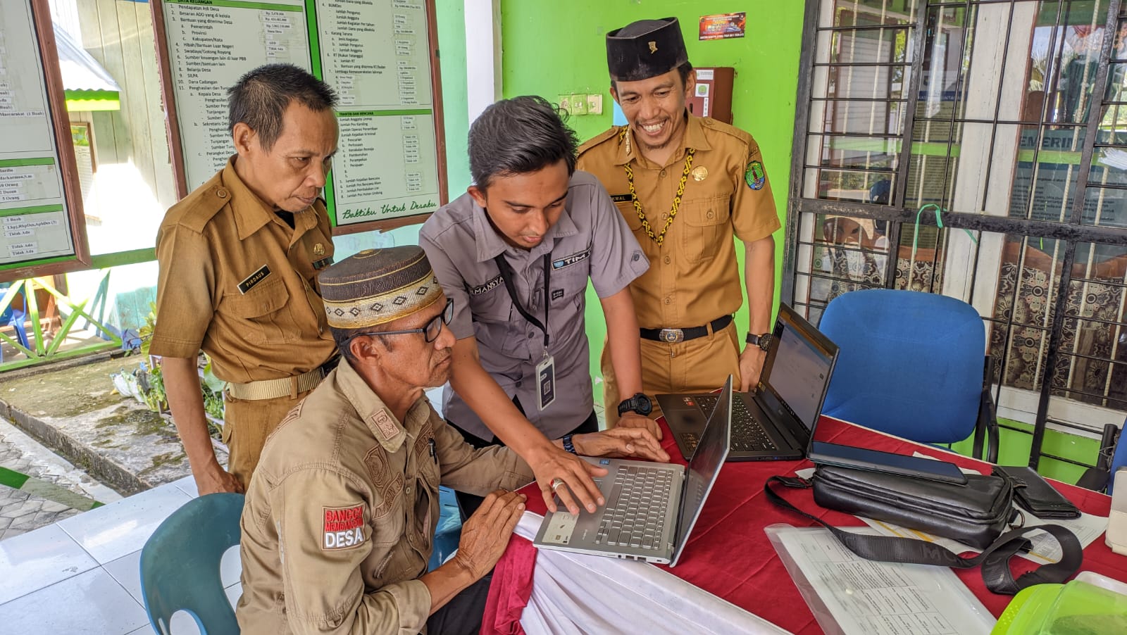 BERITA GAMBAR SIMPATIK